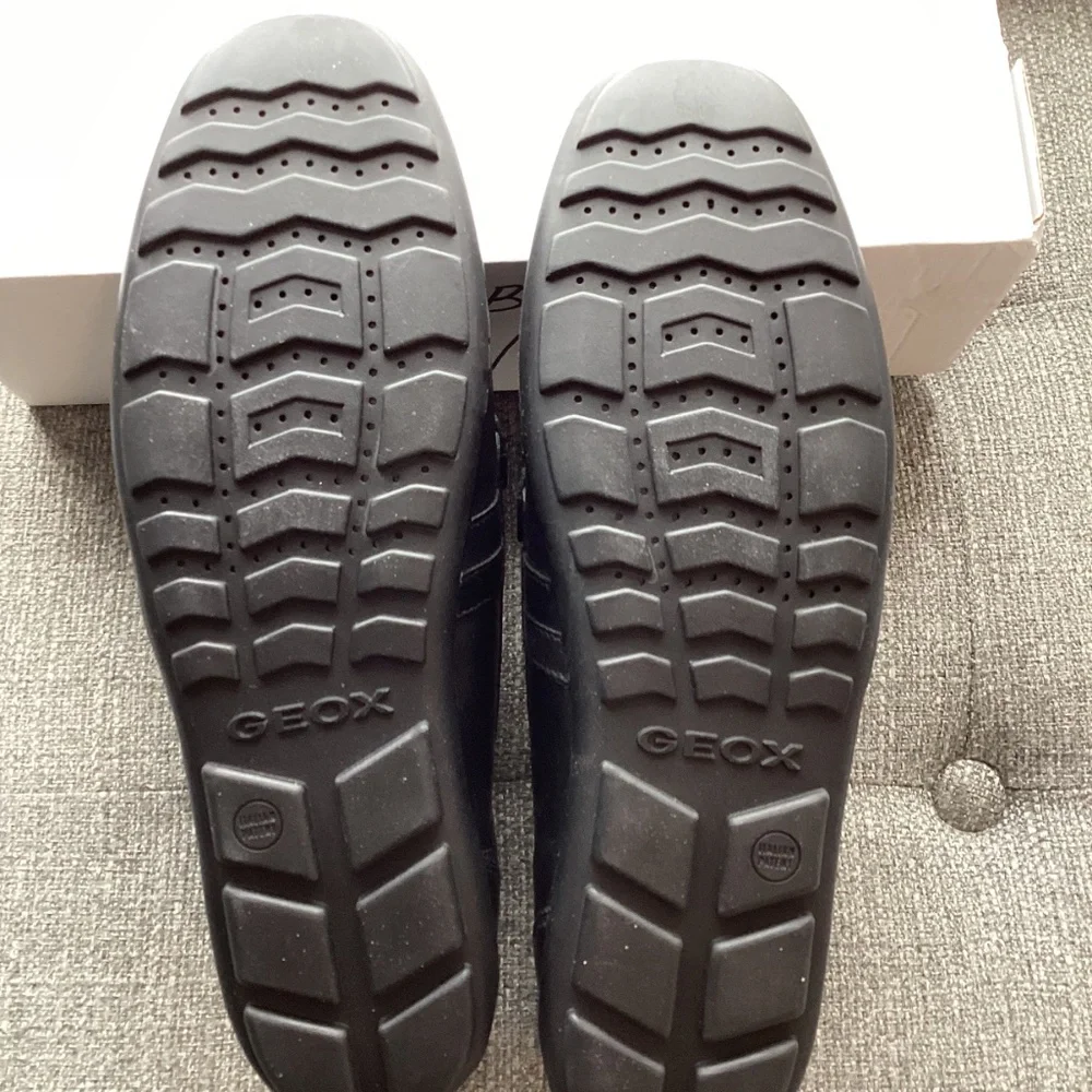 Geox Fast 3 Bit Loafer (Big Kid) 7US / 41EU